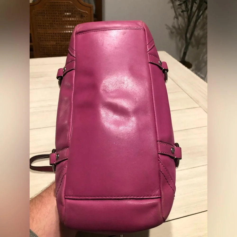 COACH F12343 PINK/MAGENTA LEATHER GALLERY EAST WEST TOTE WITH HANGTAG - Picture 5 of 16